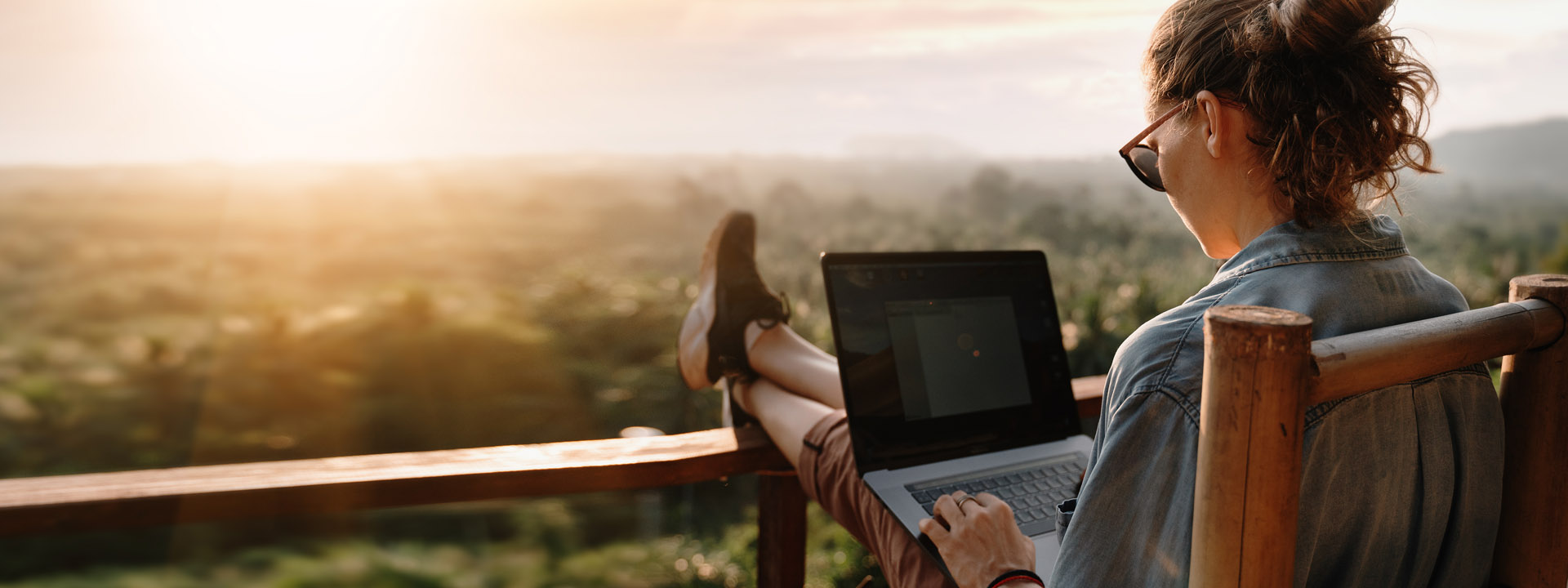 How To Receive Payments in GBP Pounds When Working Remotely Anywhere in the World